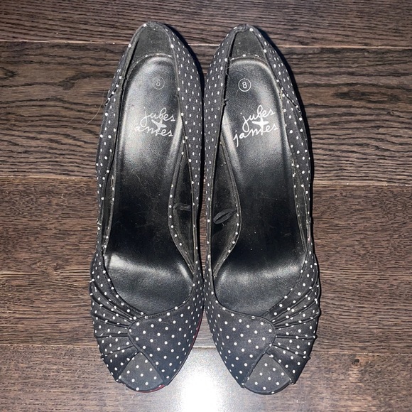 4/$25 Jules and James heels polka dot - Picture 3 of 6